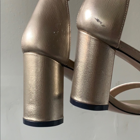 Stuart Weitzman Nearly Nude Gold Tone Sandals - Picture 7 of 8